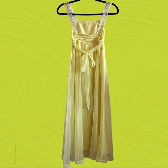 70s vintage nylon chiffon yellow night gown - Picture 7 of 10